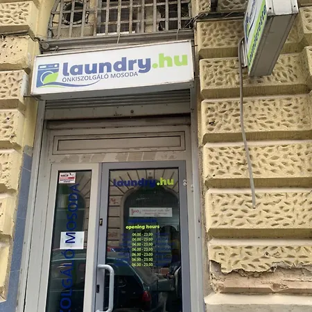 Small Cosy Near The Famous Westend Center Βουδαπέστη