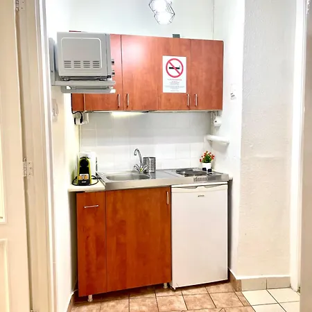 Small Cosy Near The Famous Westend Center Daire Budapeşte