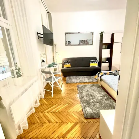 Small Cosy Near The Famous Westend Center Daire *