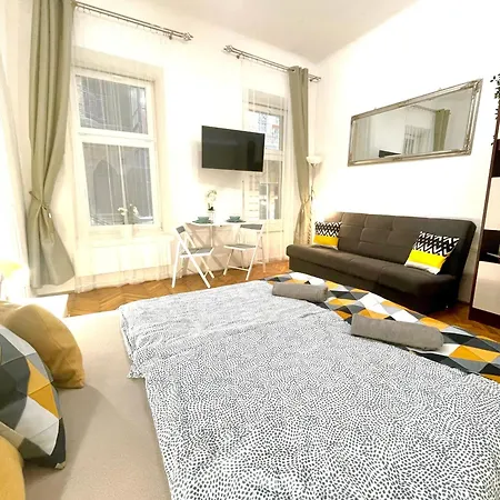 Small Cosy Near The Famous Westend Center * Budapeszt
