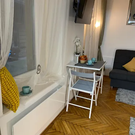 Daire Small Cosy Near The Famous Westend Center *