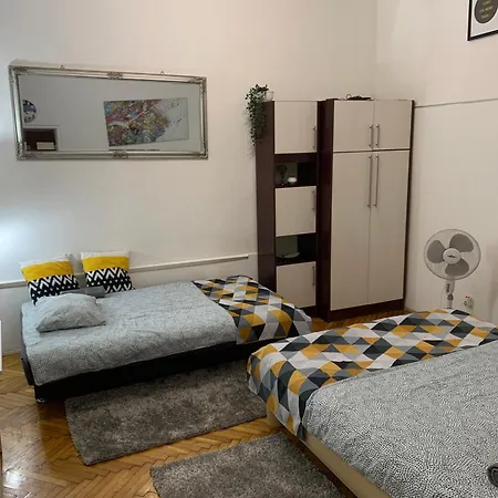 Small Cosy Near The Famous Westend Center Daire