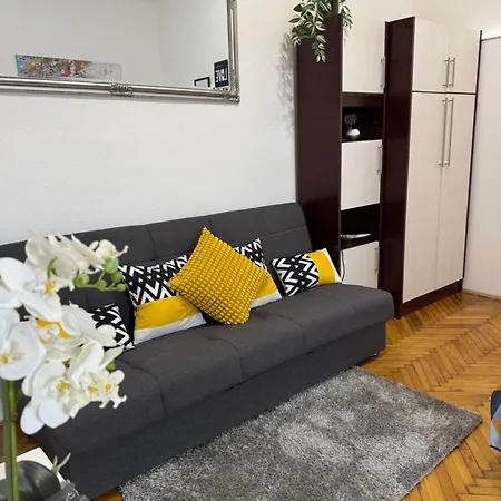 Small Cosy Near The Famous Westend Center Budapest
