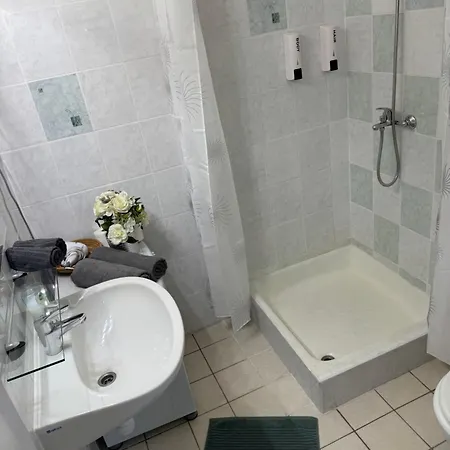 Small Cosy Near The Famous Westend Center * Budapest