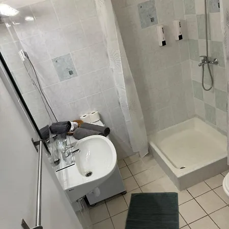 Small Cosy Near The Famous Westend Center
