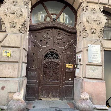 Small Cosy Near The Famous Westend Center *