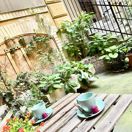 Apartment Small Cosy Near The Famous Westend Center
